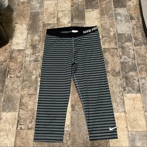 Nike Pro dry fit Capri